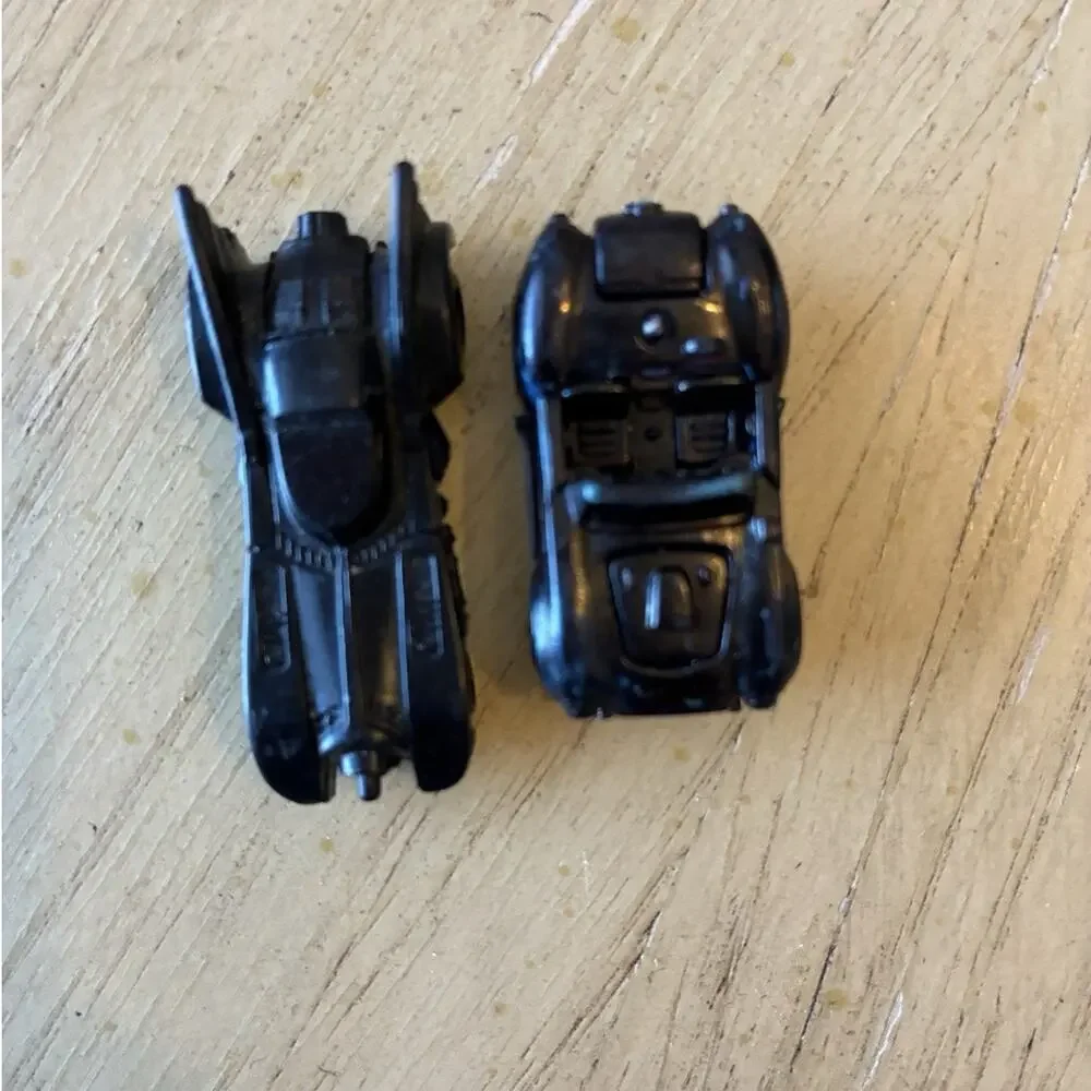 2 VTG 1990s Toy Cars 91 Batman Batmobile 95 Dark Rider Micro Machine Hot Wheels?